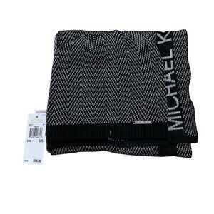 MICHAEL Michael Kors Women's Knit Beanie And Scarf Set NWT Giftbox Silver Black